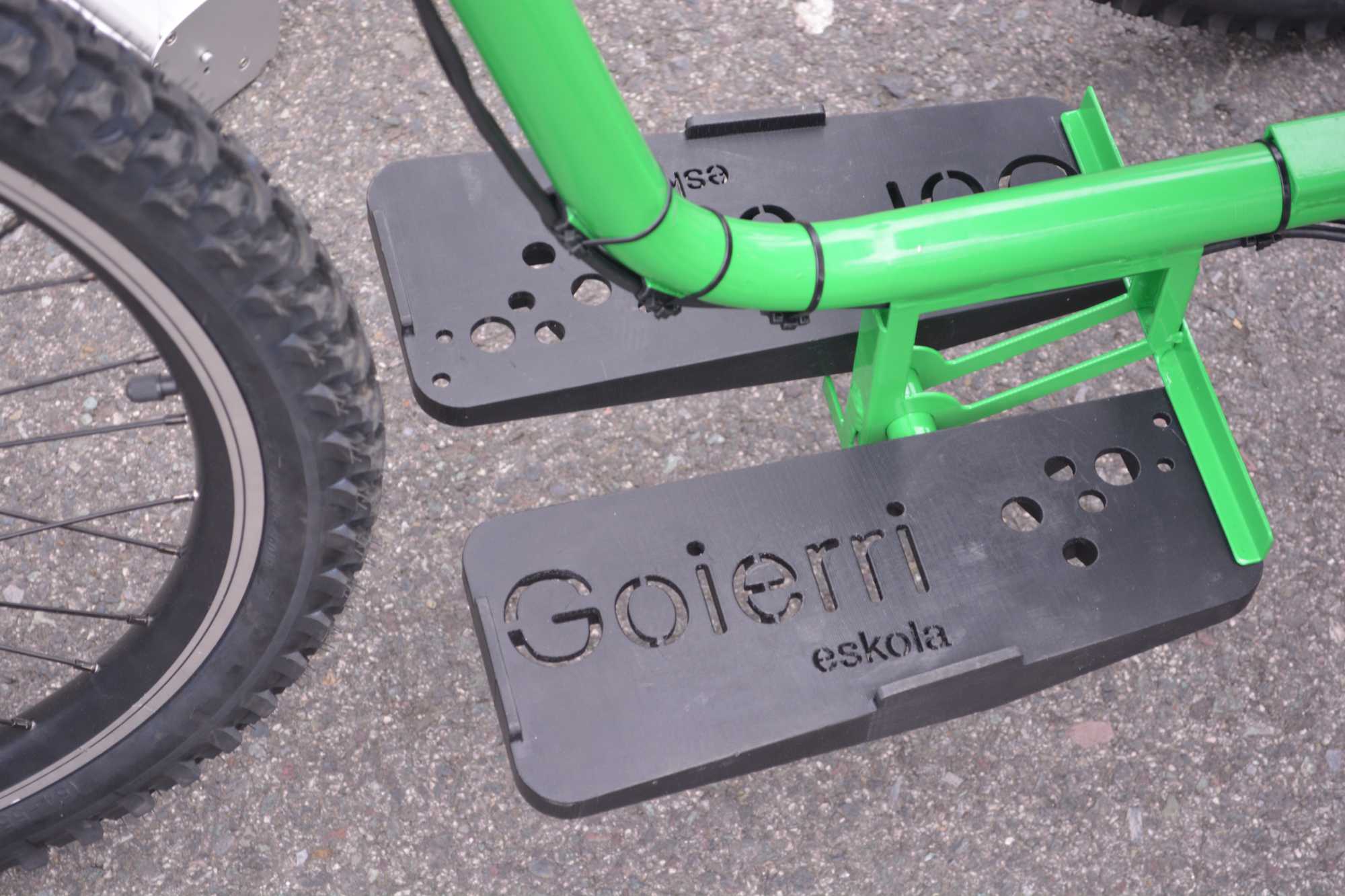 pedales de la bicicleta fabricada por Goierri Eskola para la ONG Kellesensa
