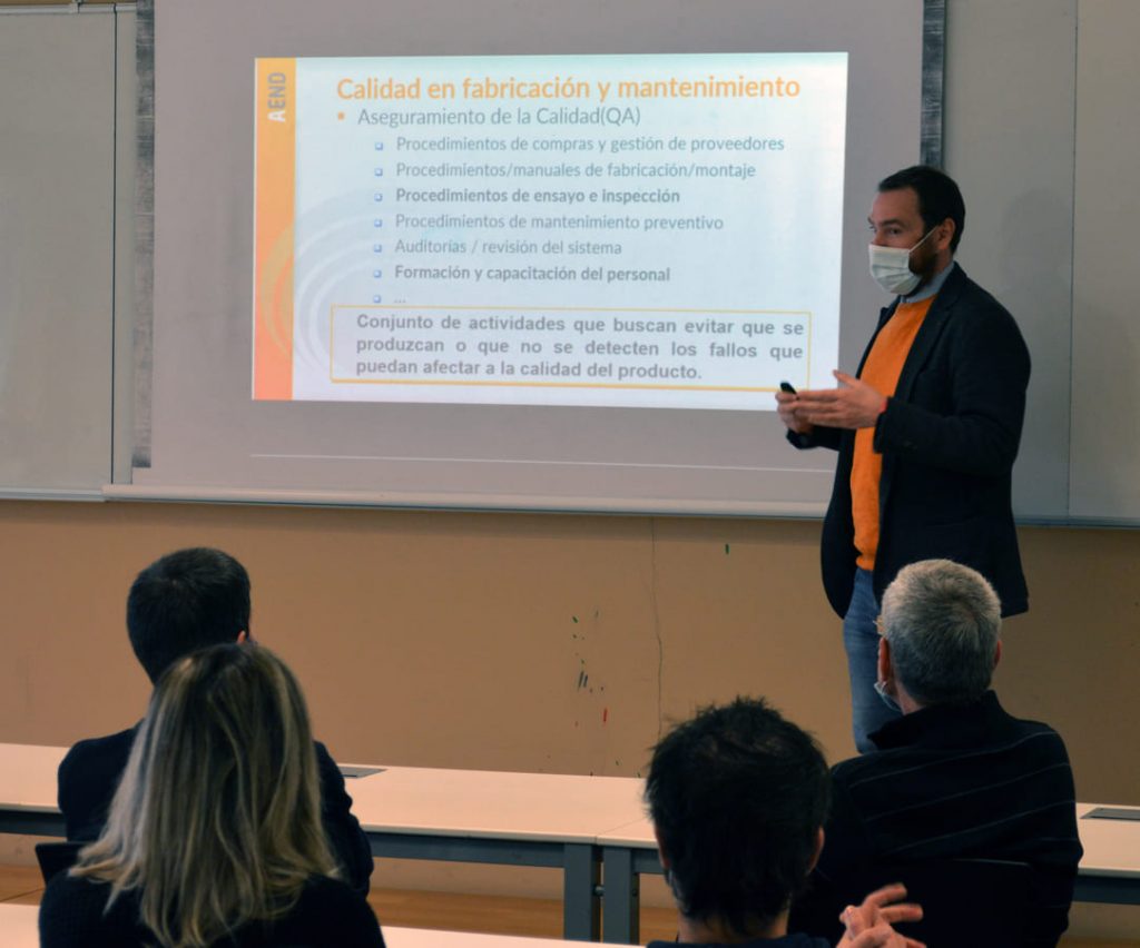 director de CERTIAEND durante la charla en la inauguración del espacio NDT Lab de Goierri Eskola