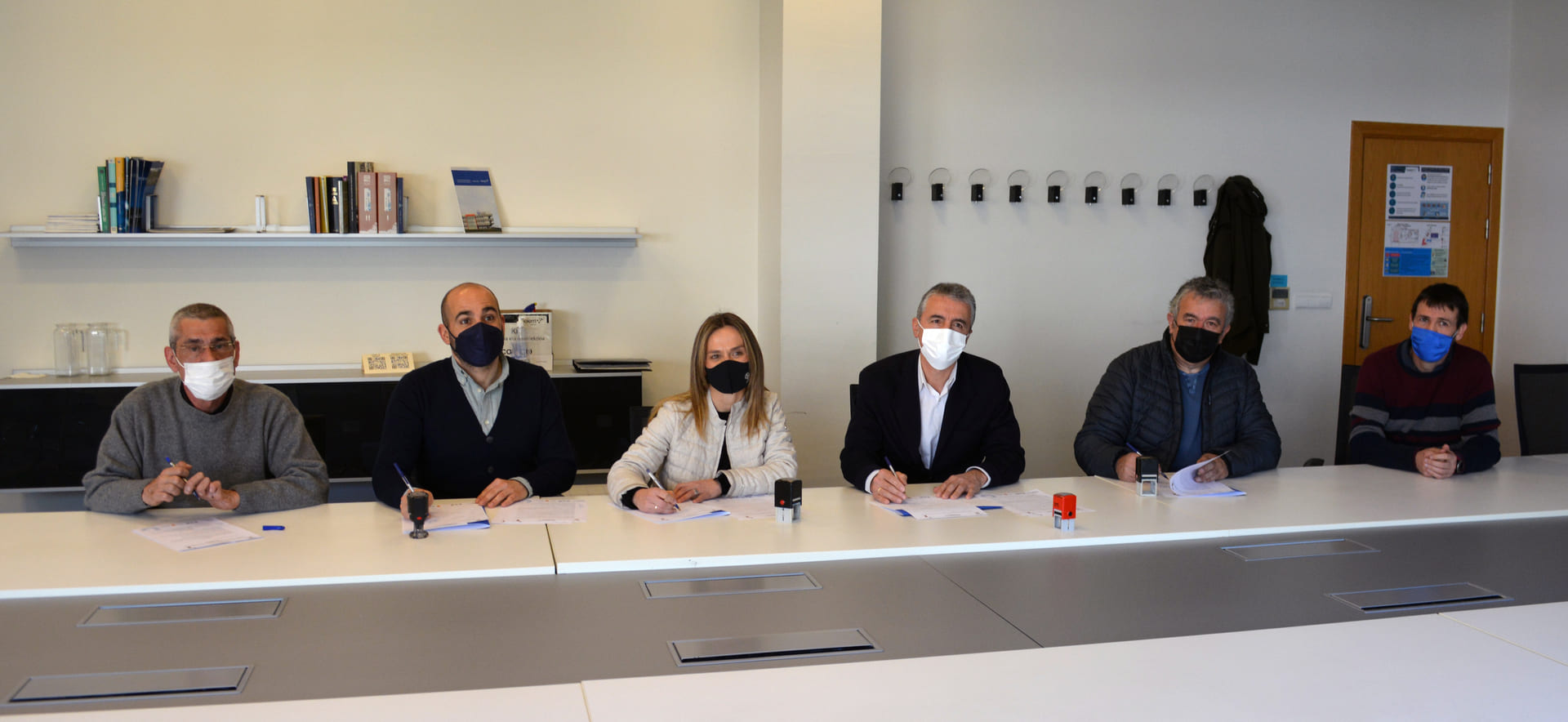 firmantes del acuerdo entre Goierri Eskola y los alcaldes de Beasain, Lazkao, Olaberria y Ordizia.